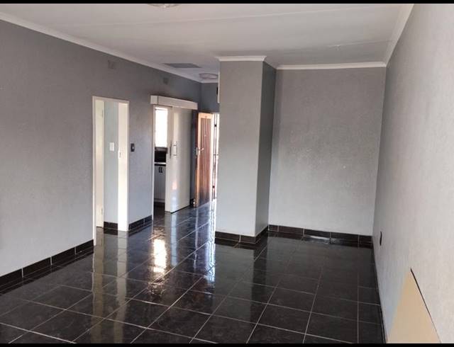 1 BEDROOM PROPERTY TO RENT IN WINDSOR WEST